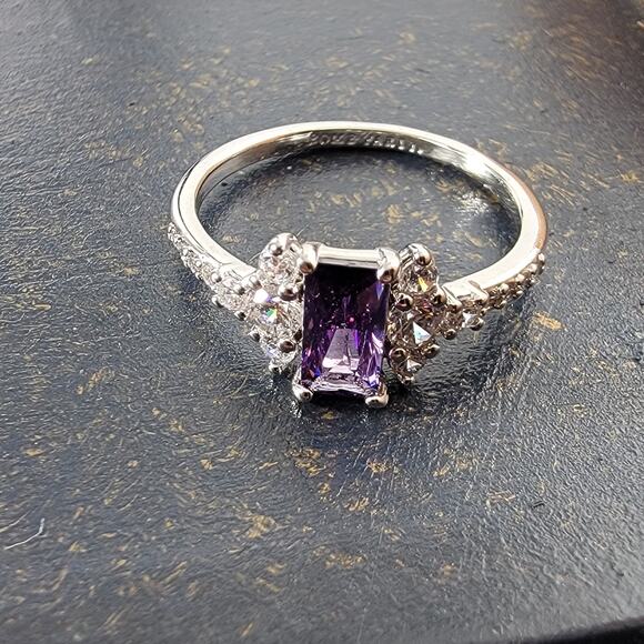 Rhodium Plated Simulated Emerald Ring - Elegant Open Design - Size 9 - Picture 7 of 12